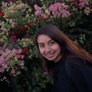 Meet your Posher, Alexis